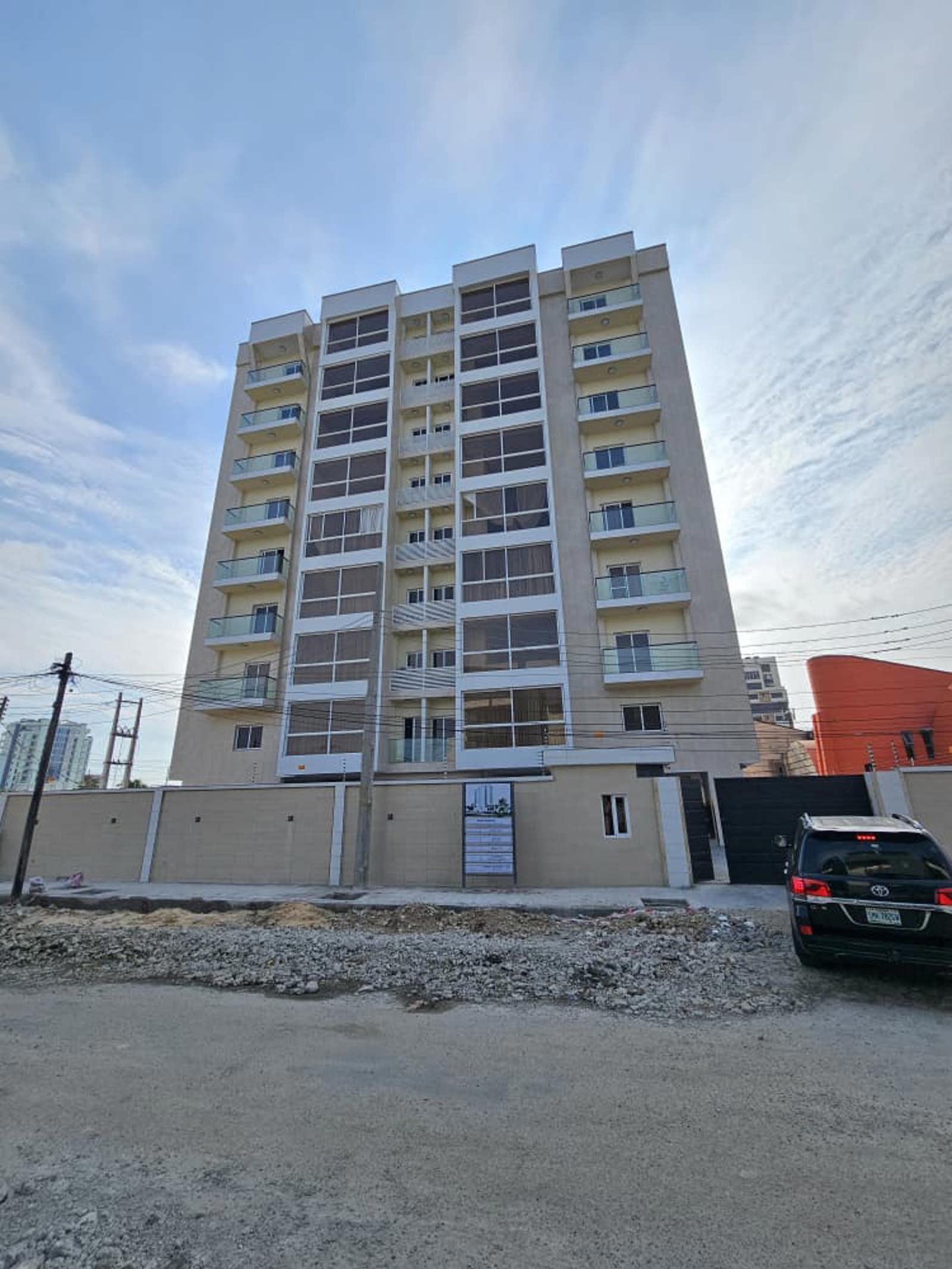 Newly Built 4-bedroom maisonette penthouse with BQ